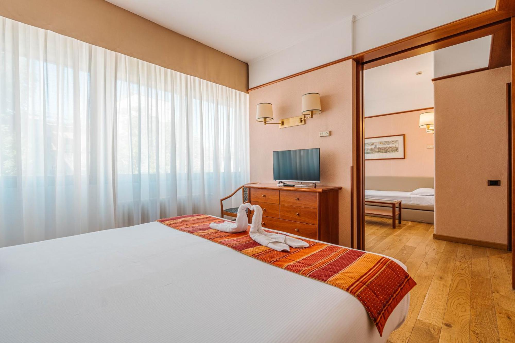 Crystal Hotel Varese Exterior foto