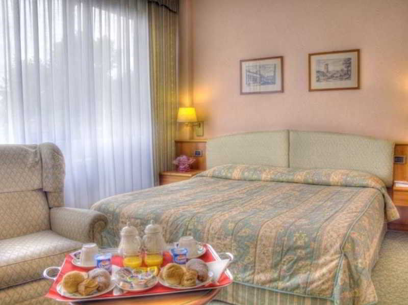 Crystal Hotel Varese Exterior foto